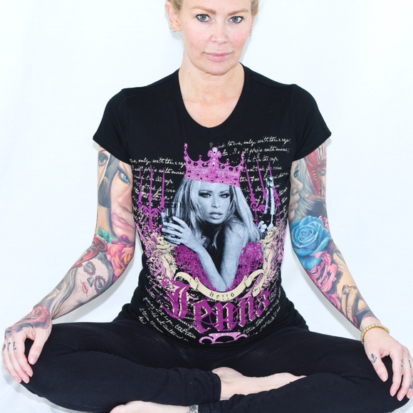 Rare from “Hello Jenna” series Swarovski Queen tee - Picture 5 of 8